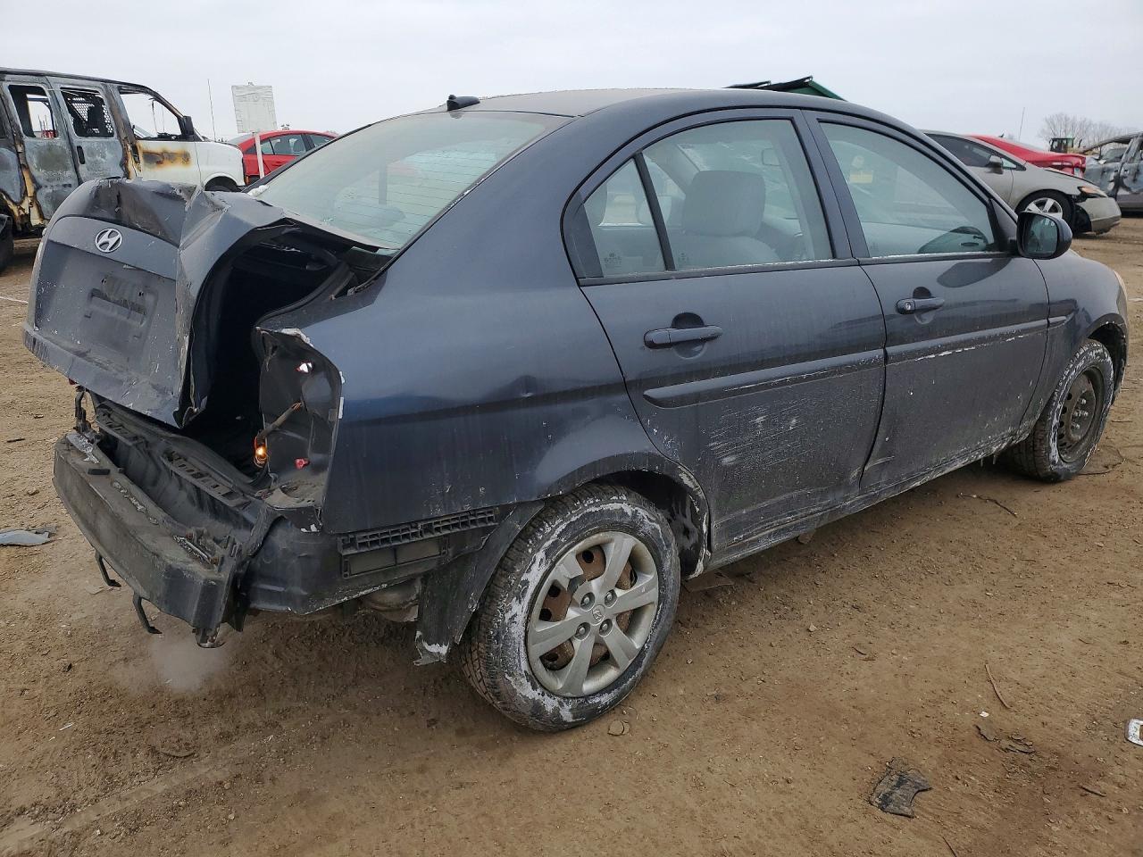 2011 Hyundai Accent Gls - Фото 3