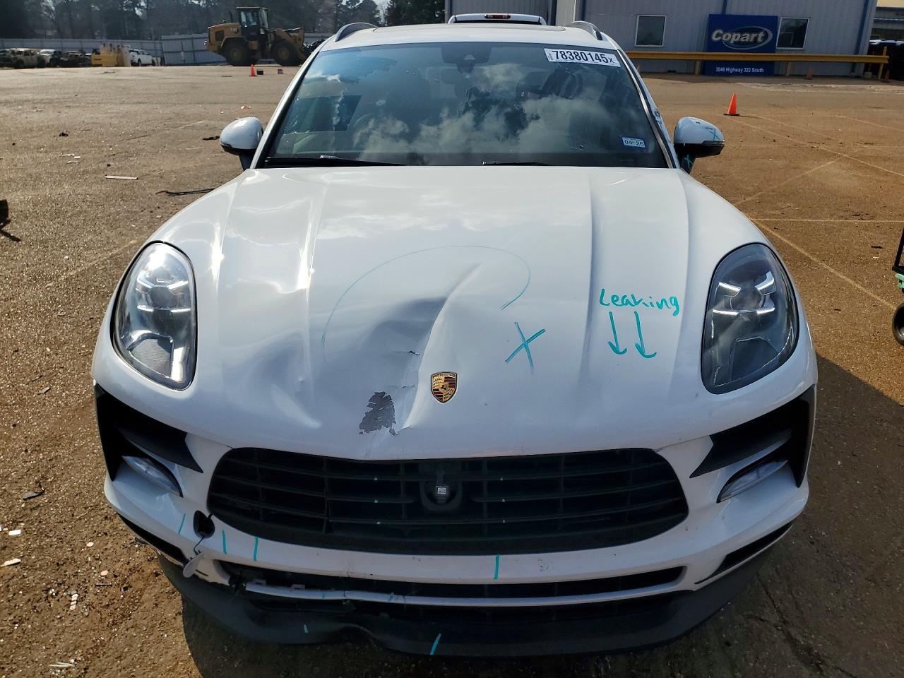 2021 Porsche Macan - Image 5