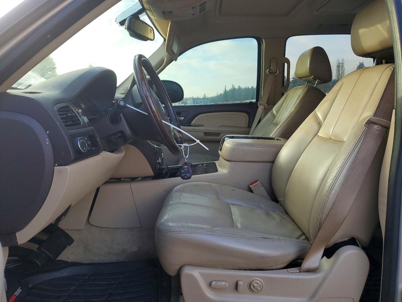 2007 GMC Yukon Denali - Image 7