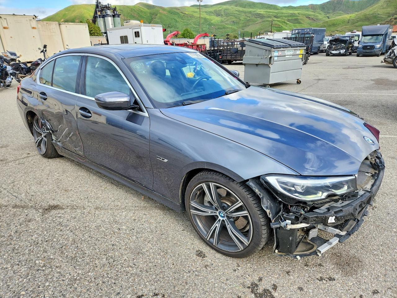 2022 BMW 330E - Фото 4