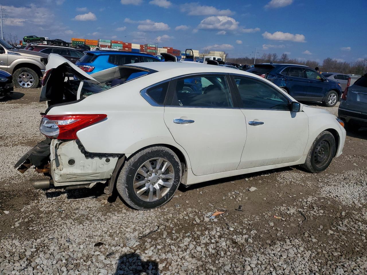 2016 Nissan Altima - Фото 3