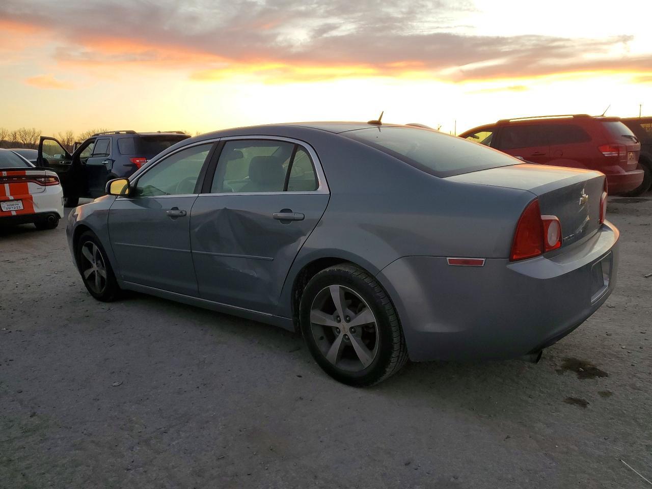 2009 Chevrolet Malibu 2Lt - Image 2