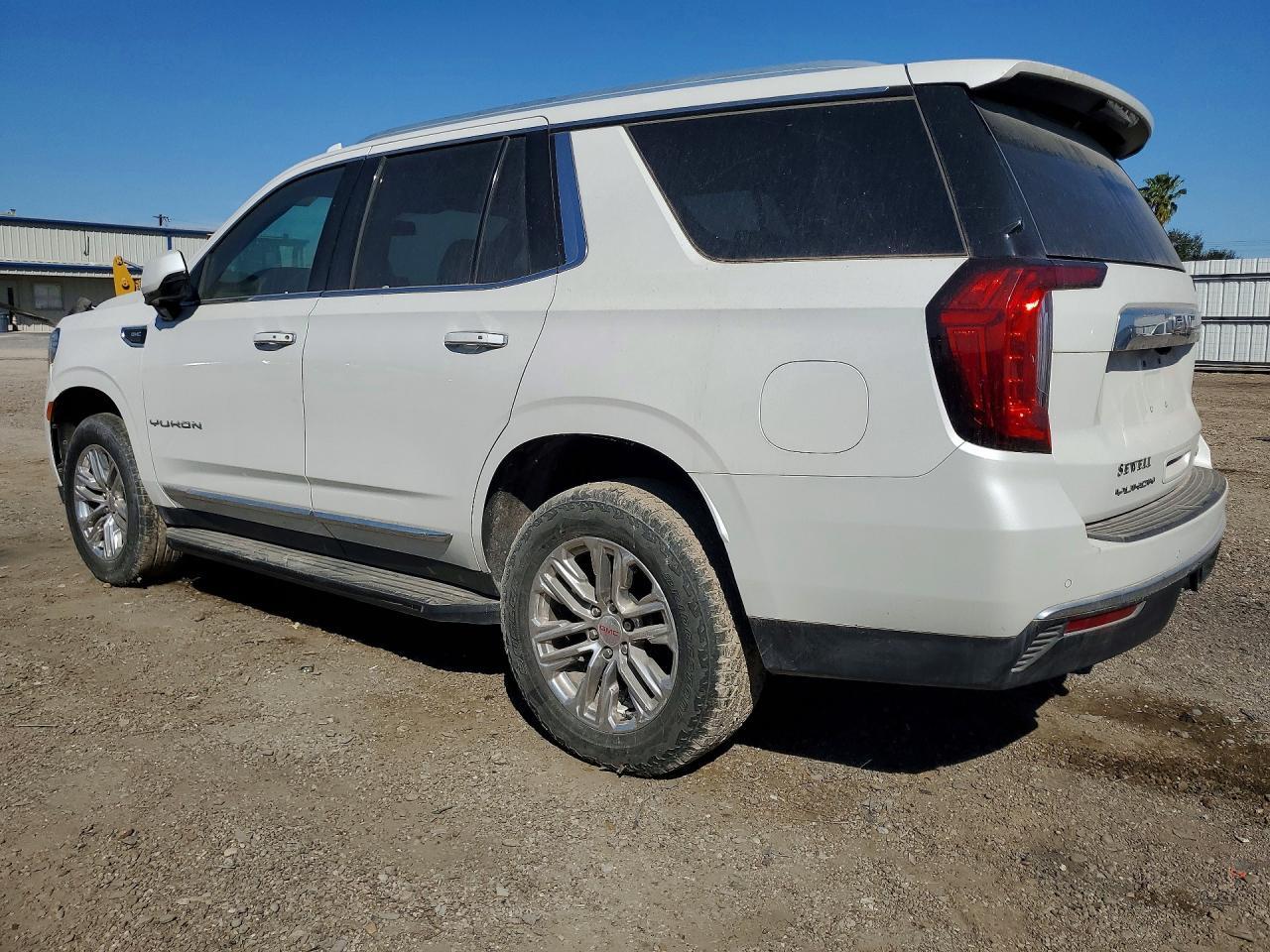 2021 GMC Yukon Slt - Фото 2