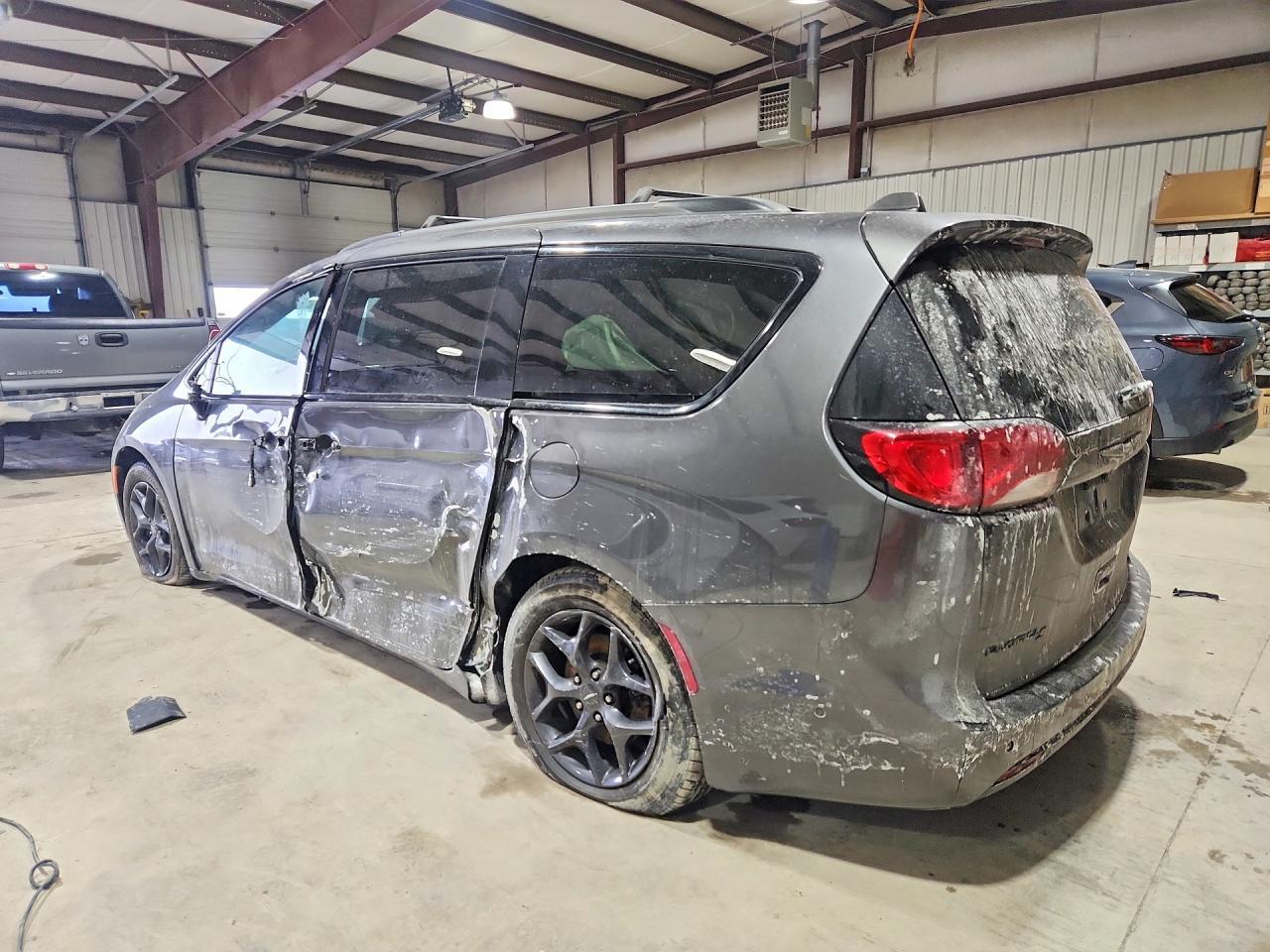 2018 Chrysler Pacifica Touring L Plus - Фото 2