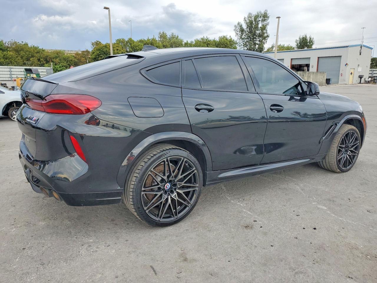 2023 BMW X6 M - Фото 3