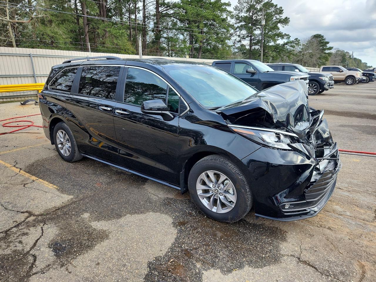 2025 Toyota Sienna Xle 8-Passenger - Фото 4