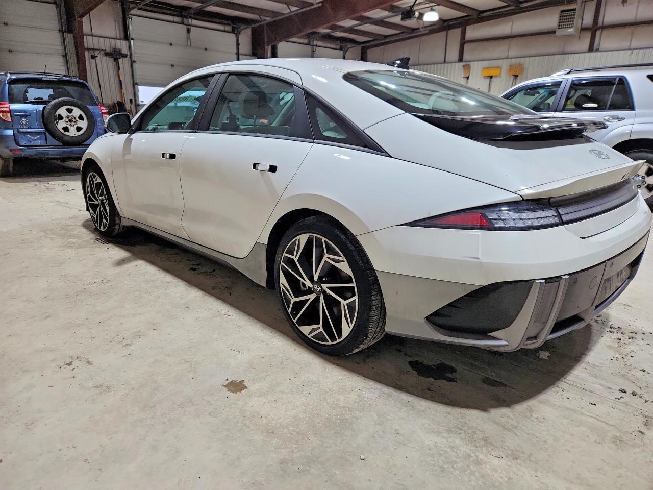 2023 Hyundai Ioniq 6 Sel - Image 2