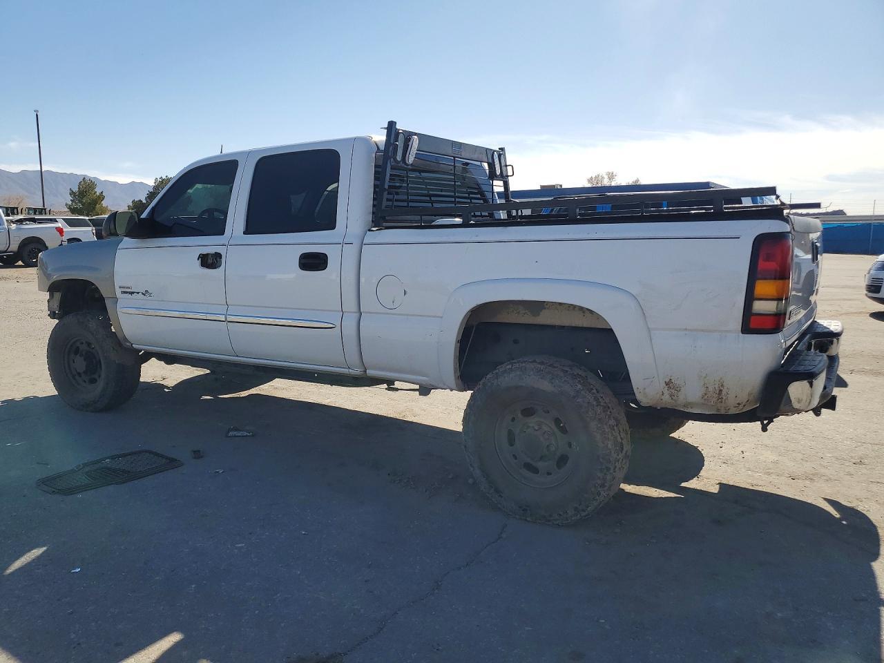 2005 GMC Sierra K2500 Heavy Duty - Фото 2