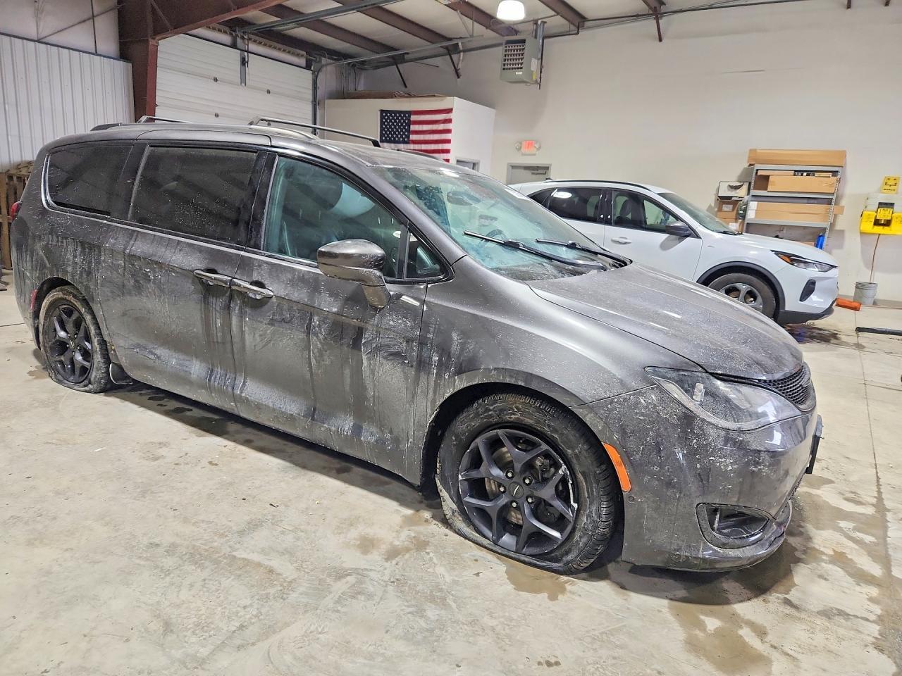 2018 Chrysler Pacifica Touring L Plus - Фото 4