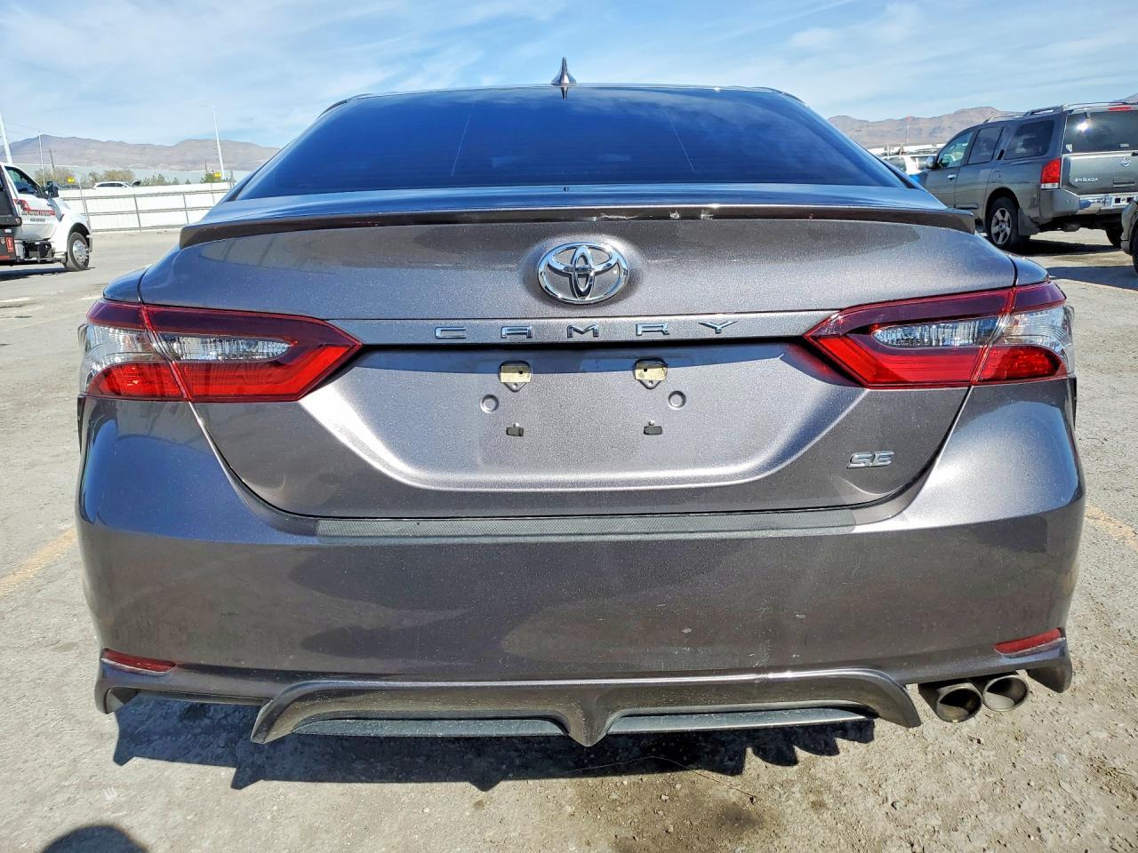 2021 Toyota Camry Se - Фото 6