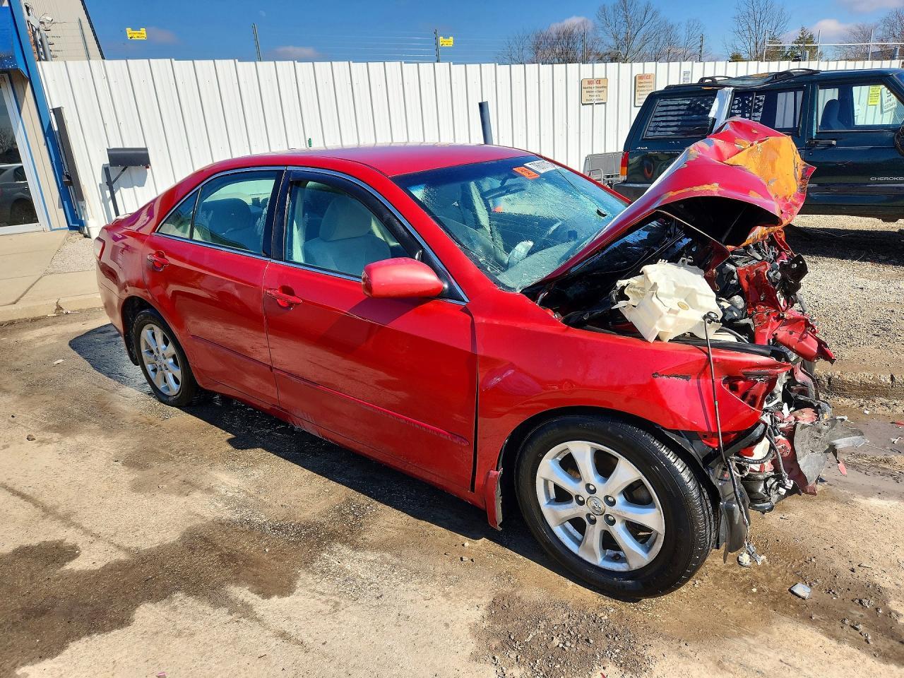2011 Toyota Camry Le - Фото 4