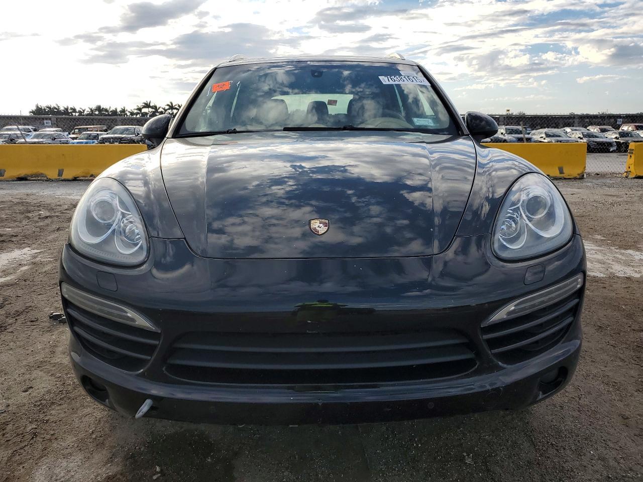 2014 Porsche Cayenne - Image 5