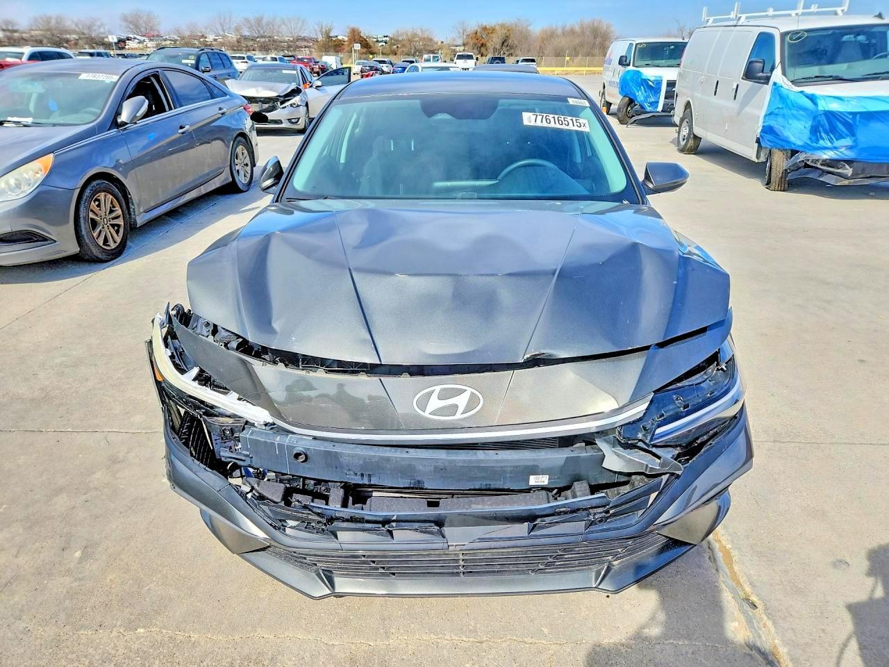 2024 Hyundai Elantra - Фото 5