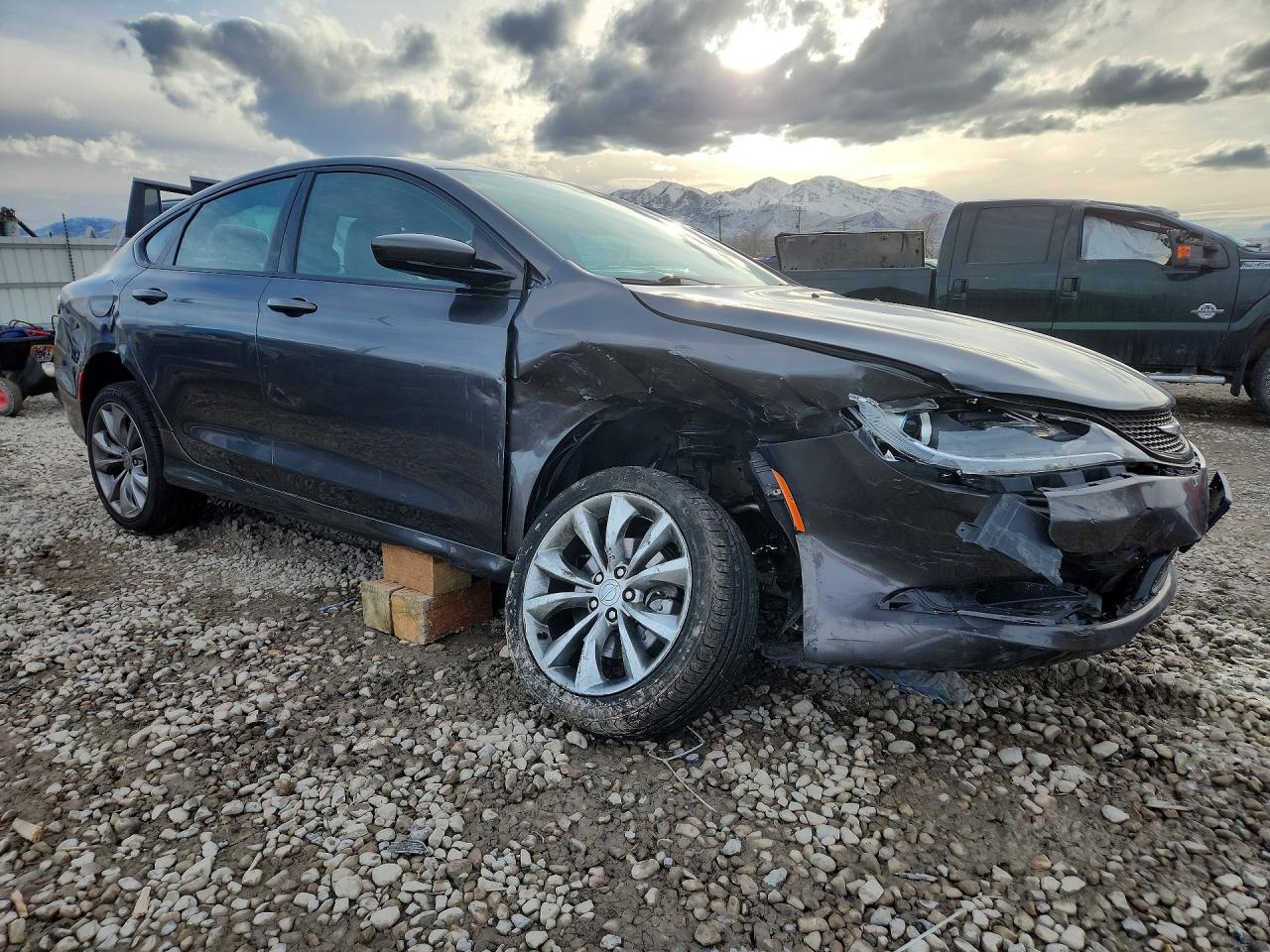 2017 Chrysler 200 S - Фото 4