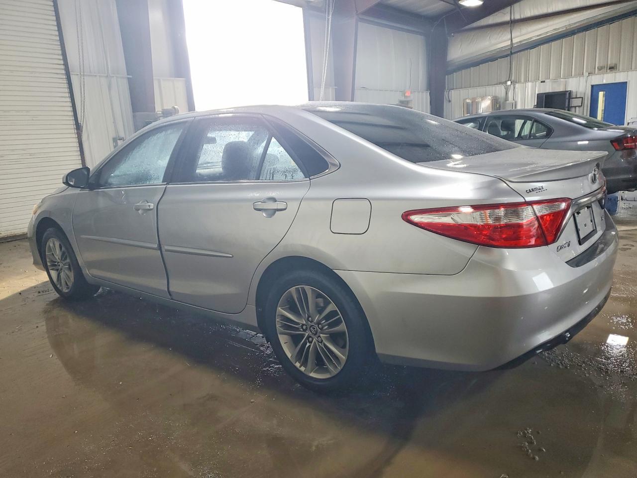 2015 Toyota Camry Se - Фото 2