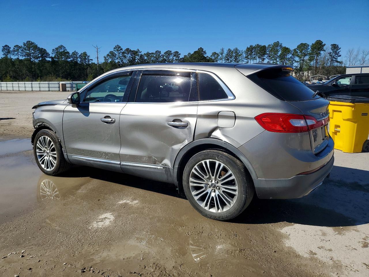 2016 Lincoln Mkx Reserve - Image 2