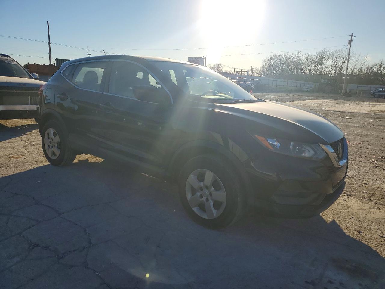 2021 Nissan Rogue Sport S - Фото 4