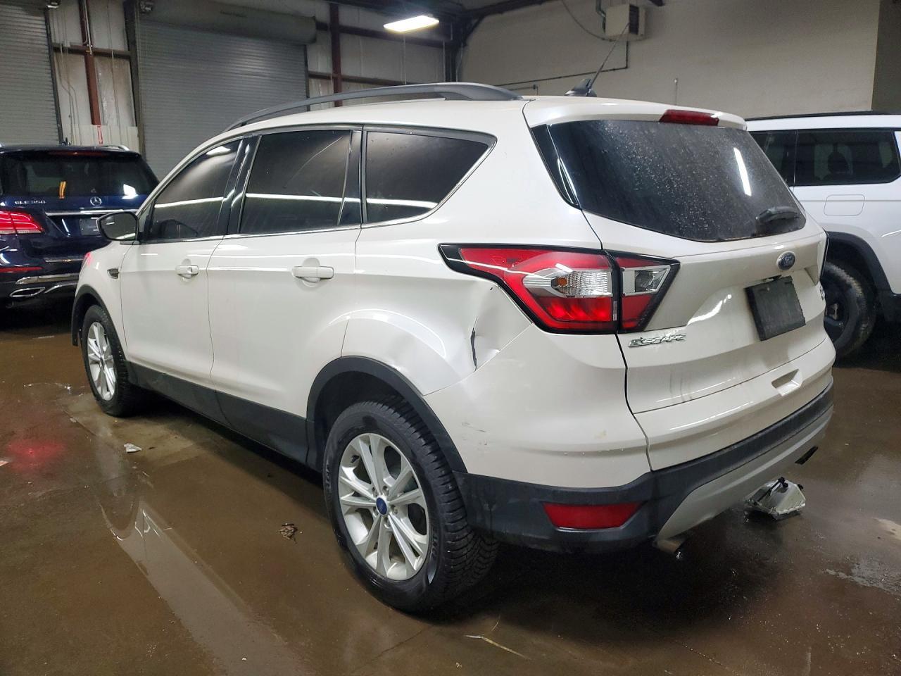 2018 Ford Escape Sel - Image 2