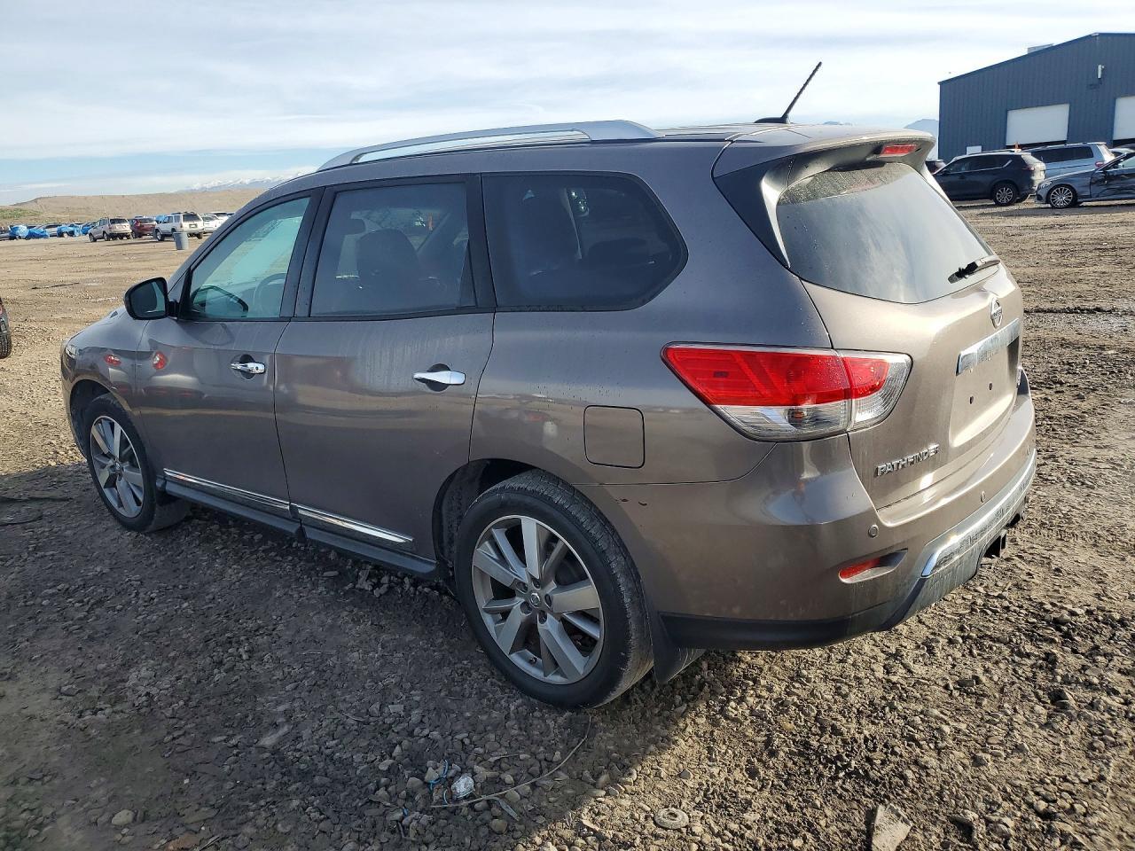 2013 Nissan Pathfinder Sv - Фото 2