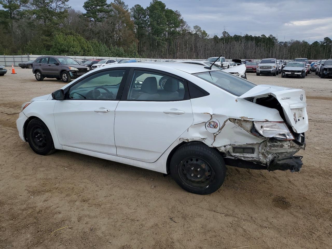 2017 Hyundai Accent Se - Image 2