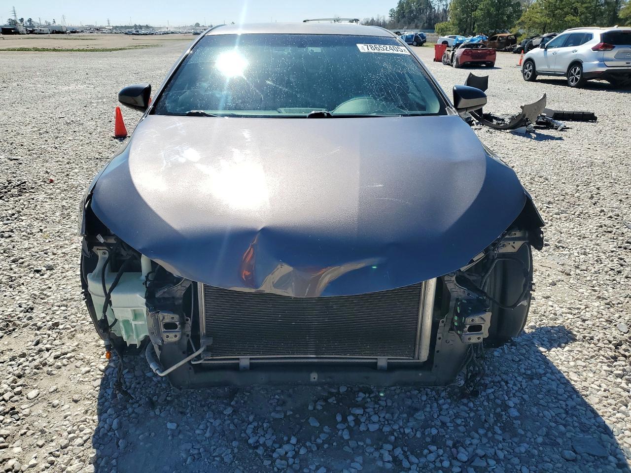 2017 Toyota Camry Le - Image 5