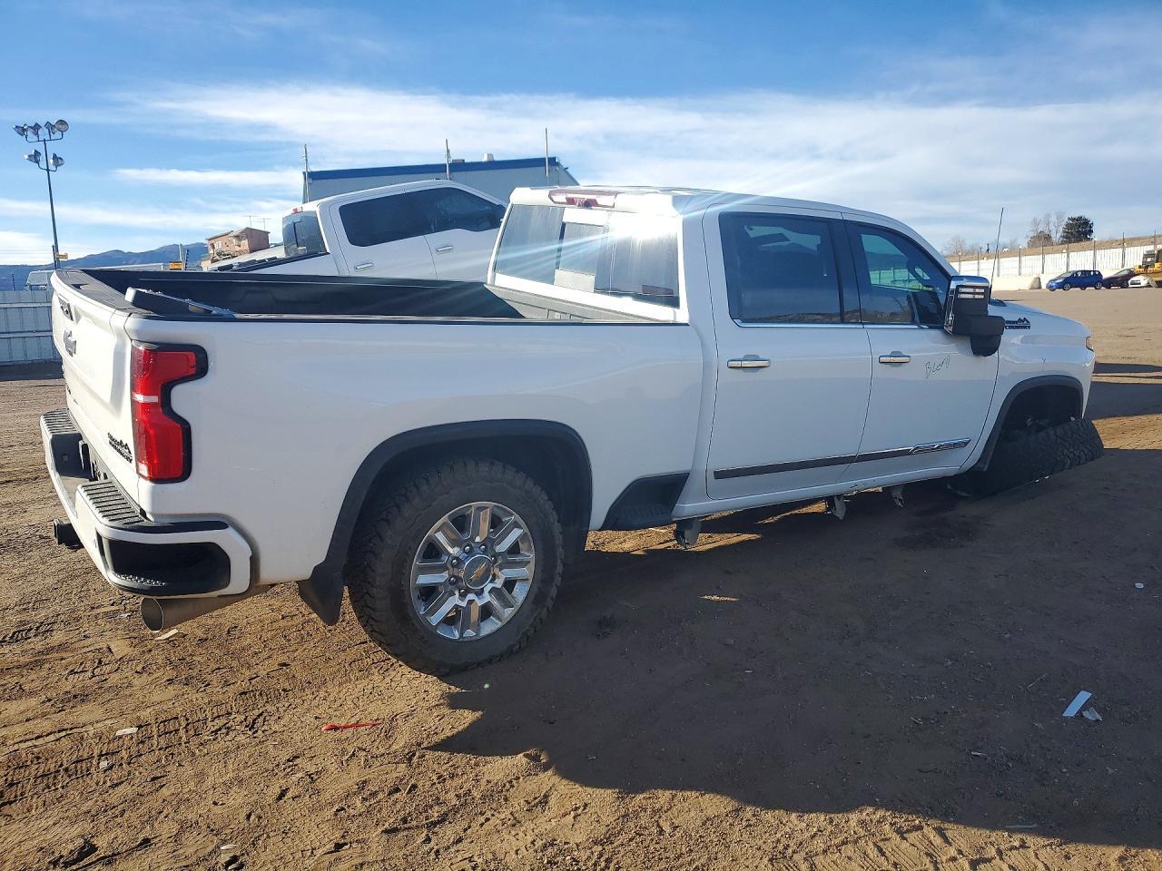 2025 Chevrolet Silverado K2500 High Country - Фото 3