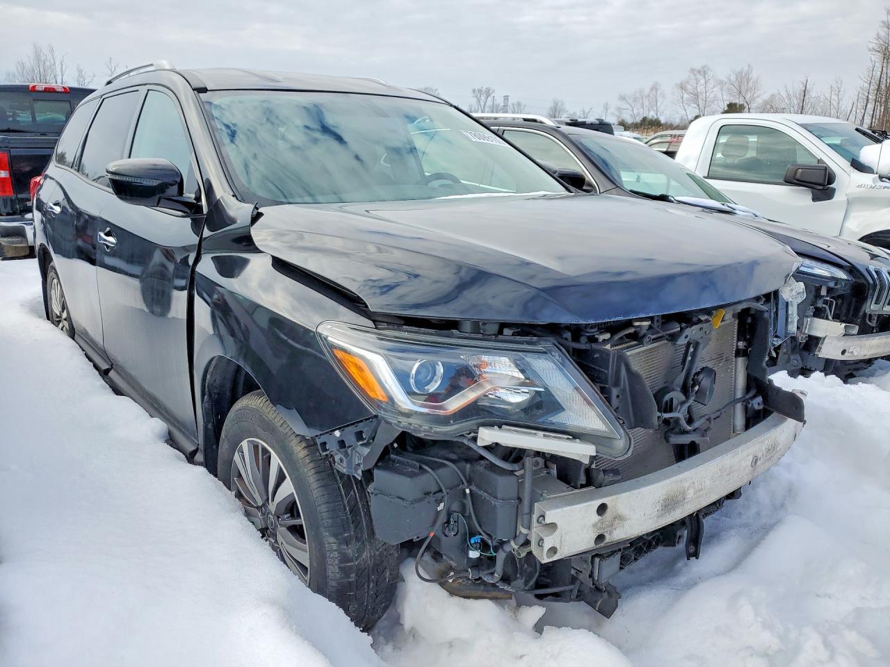 2019 Nissan Pathfinder S - Image 4