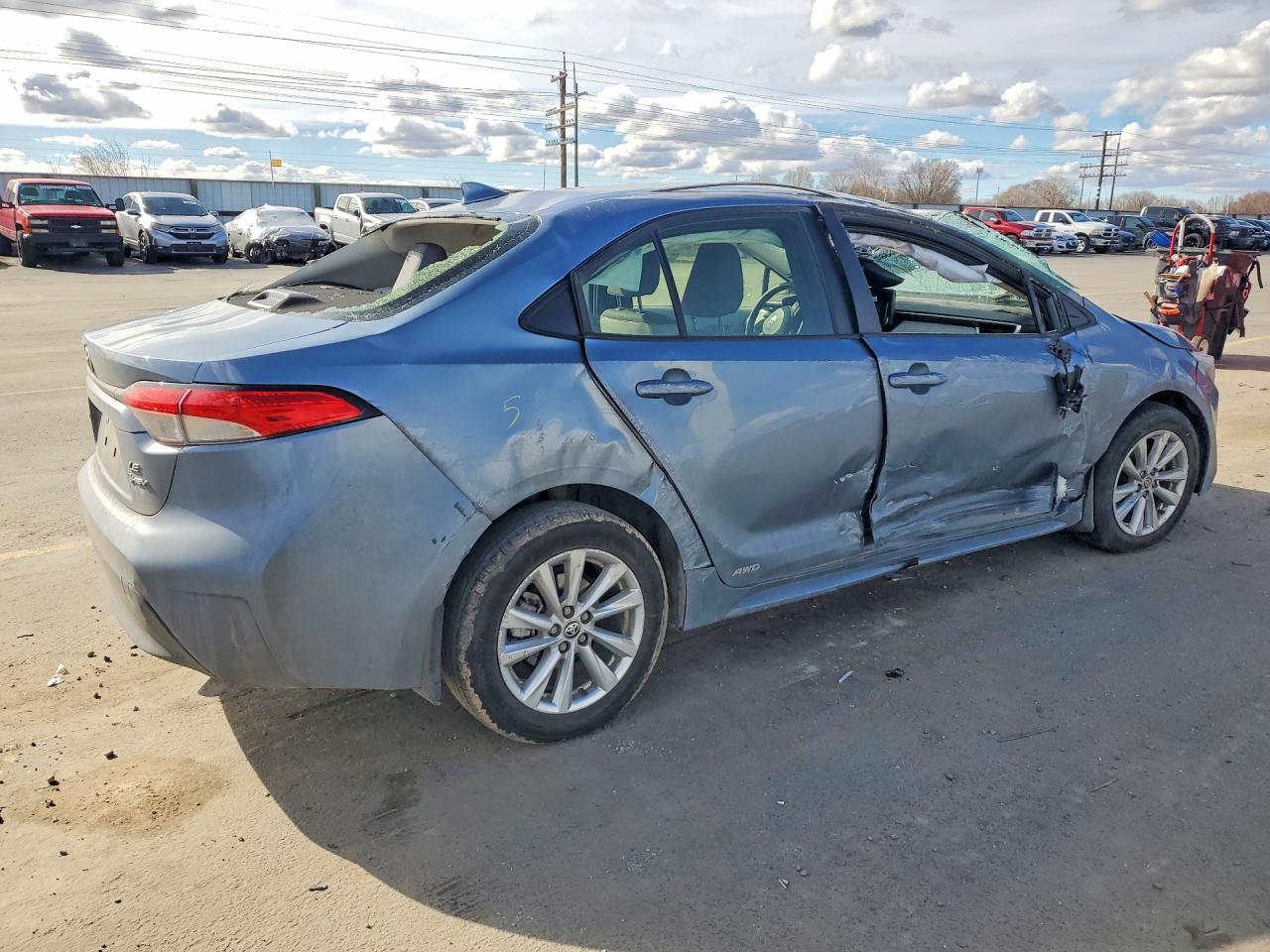 2025 Toyota Corolla Le - Фото 3