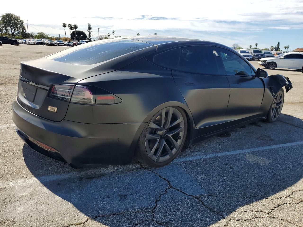 2022 Tesla Model S - Фото 3