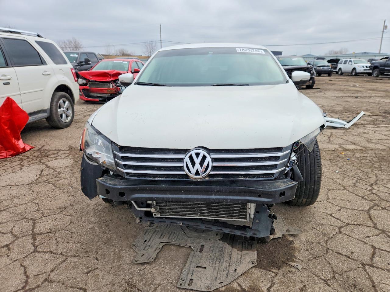 2015 Volkswagen Passat S - Фото 5