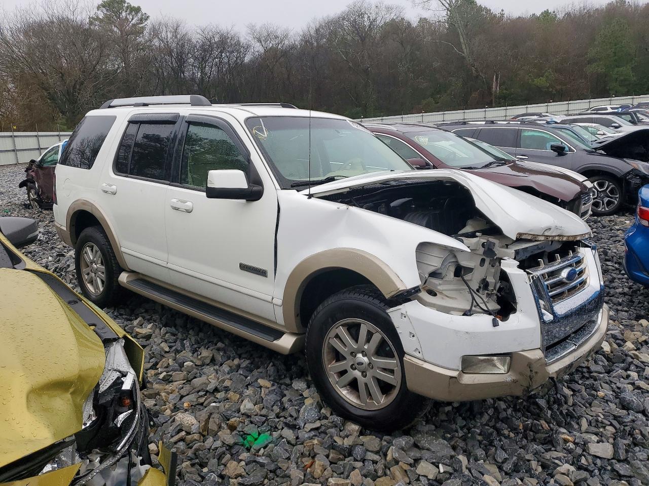 2006 Ford Explorer Eddie Bauer - Image 4