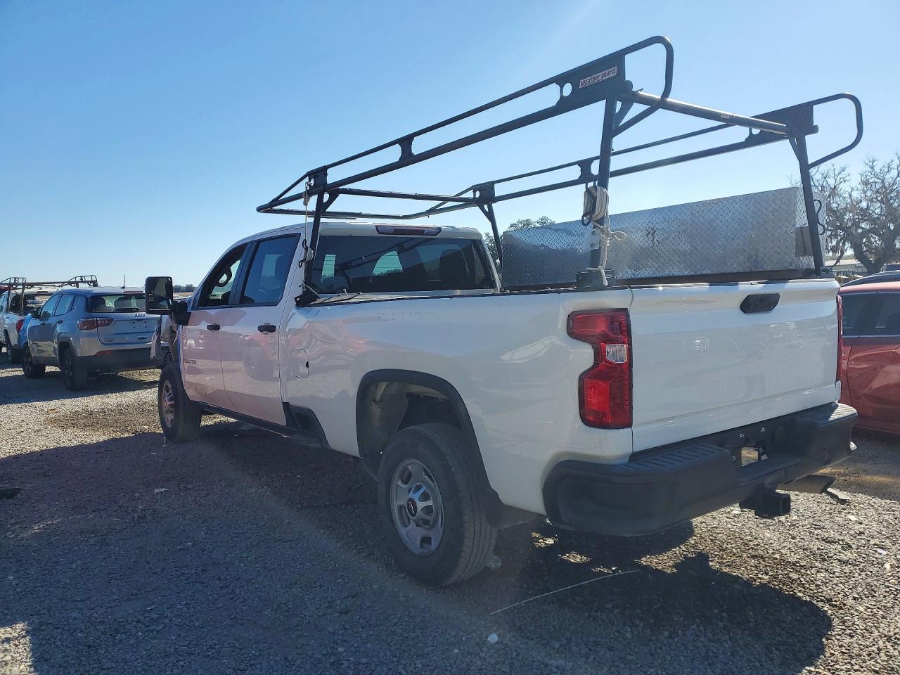 2024 Chevrolet Silverado C2500 Heavy Duty - Фото 2