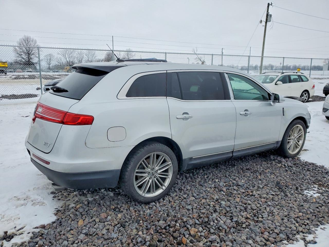 2019 Lincoln Mkt - Фото 3