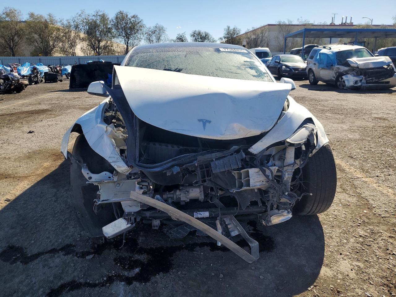 2023 Tesla Model 3 - Фото 5