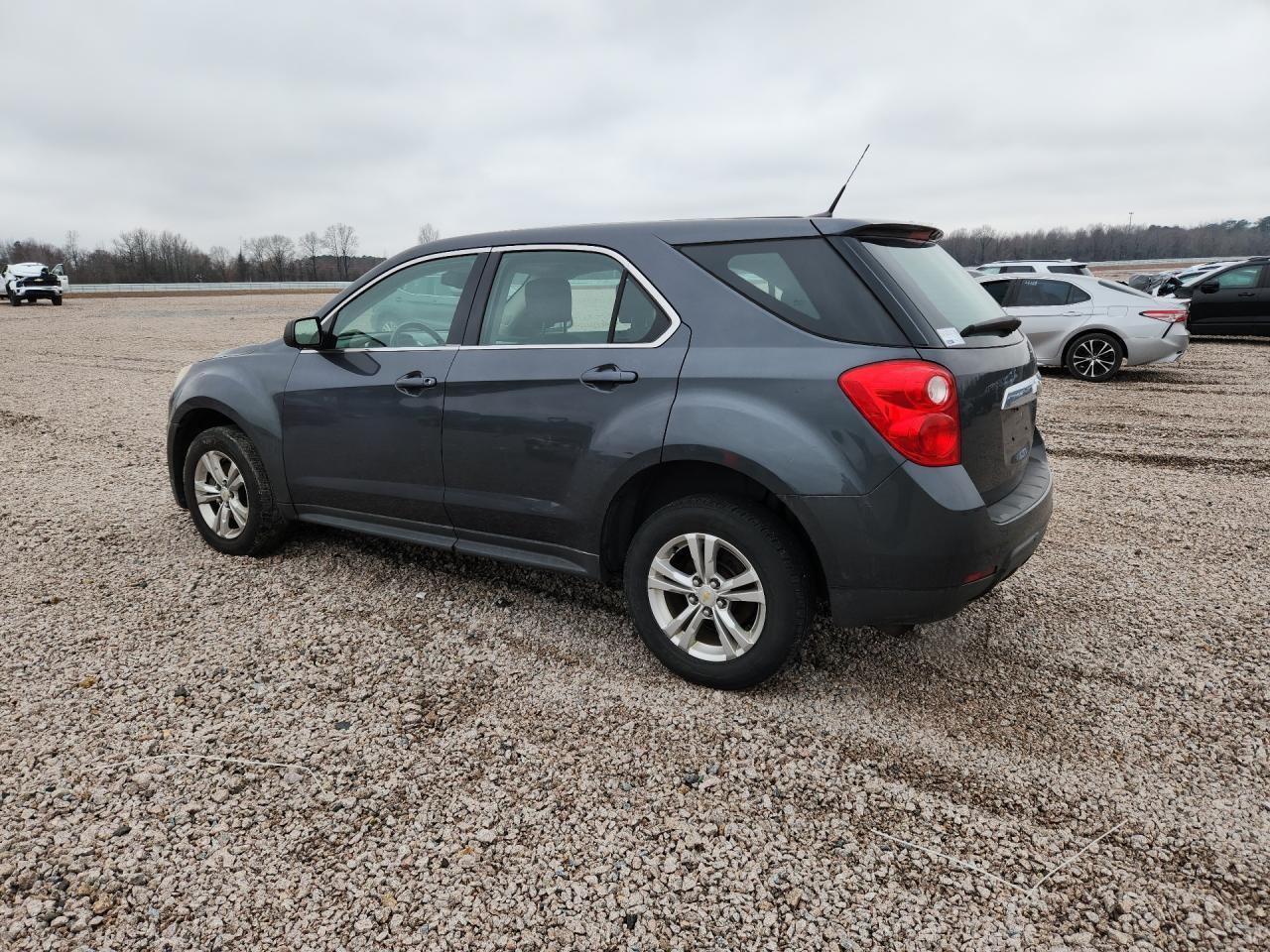 2011 Chevrolet Equinox Ls - Image 2