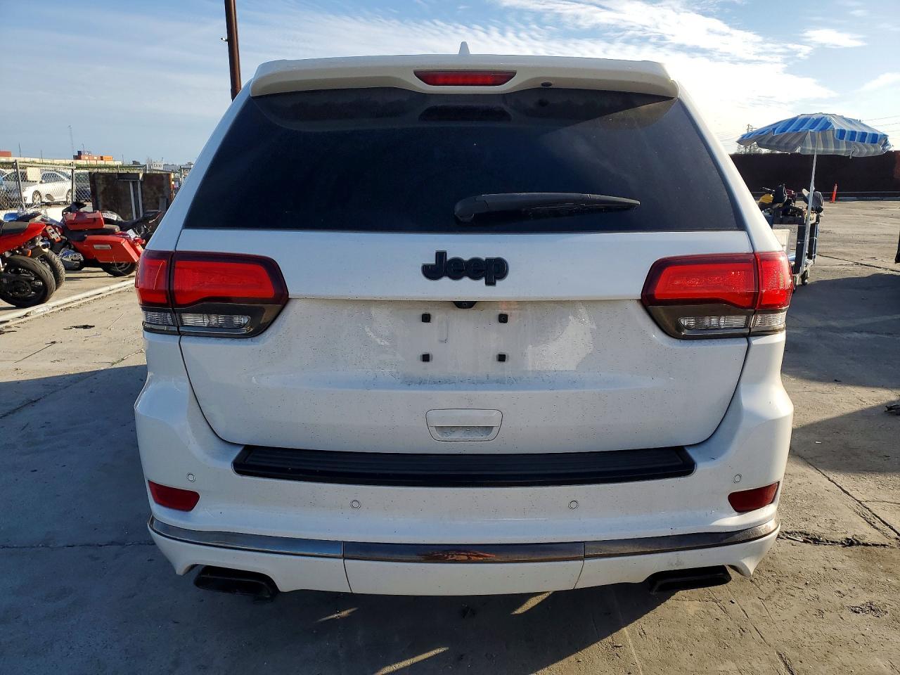 2016 Jeep Grand Cherokee Overland - Image 6