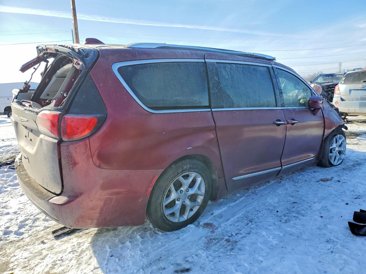 2017 Chrysler Pacifica Touring L - Image 3