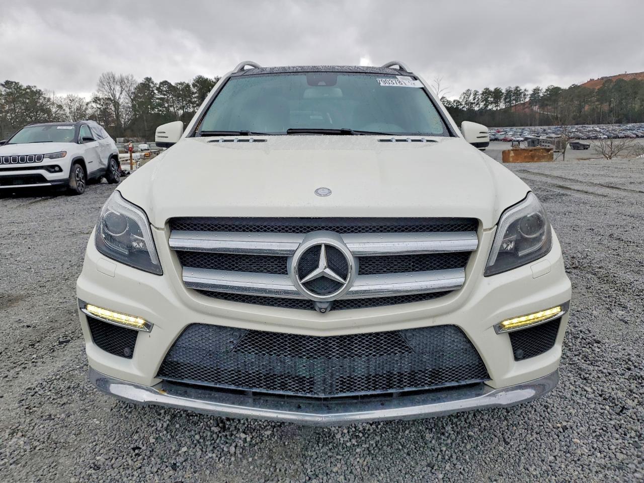 2015 Mercedes-Benz Gl 550 4Matic - Image 5