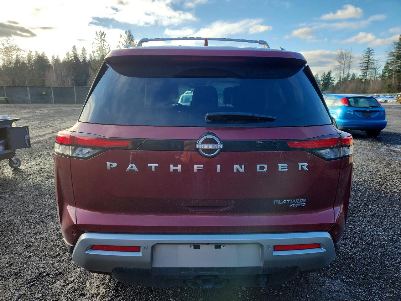 2025 Nissan Pathfinder Platinum - Image 6