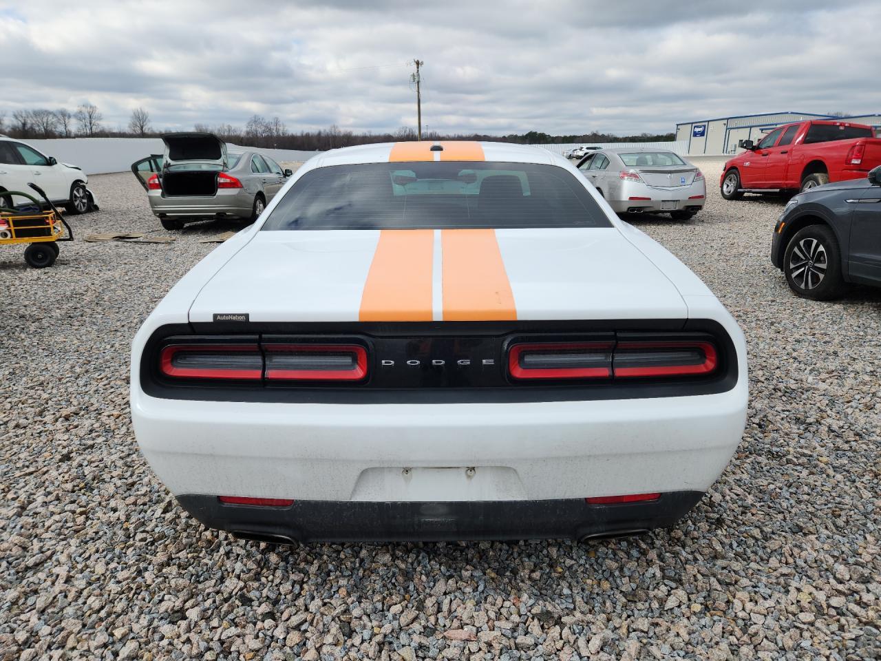 2016 Dodge Challenger Sxt - Image 6