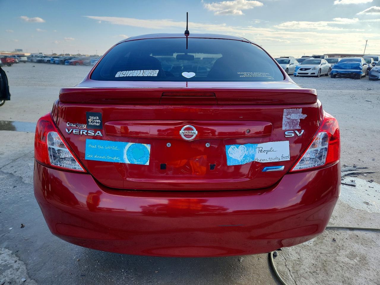 2013 Nissan Versa 1.6 S - Image 6
