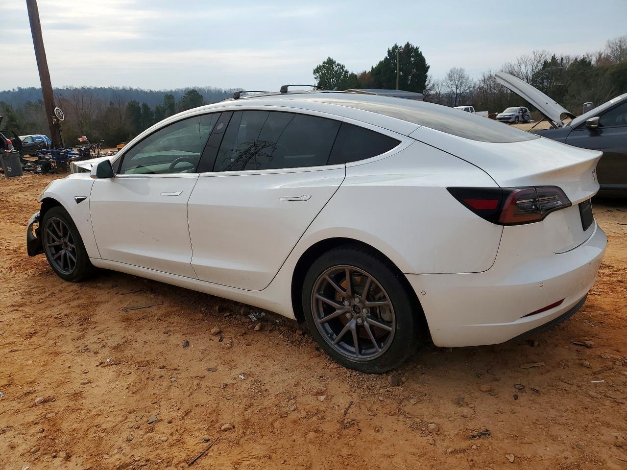 2020 Tesla 3 - Фото 2