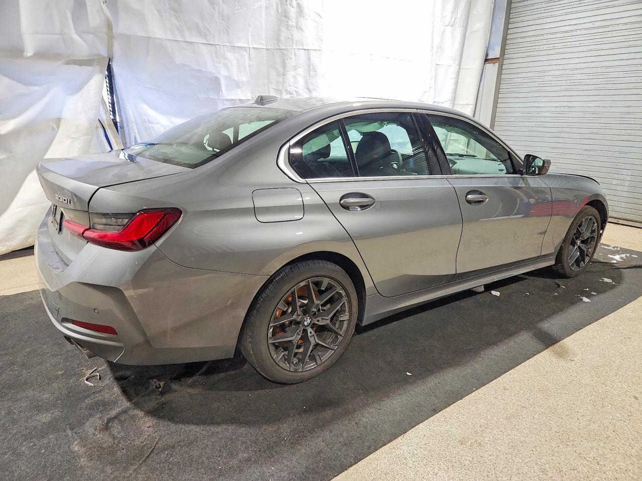 2026 BMW 330Xi - Фото 3