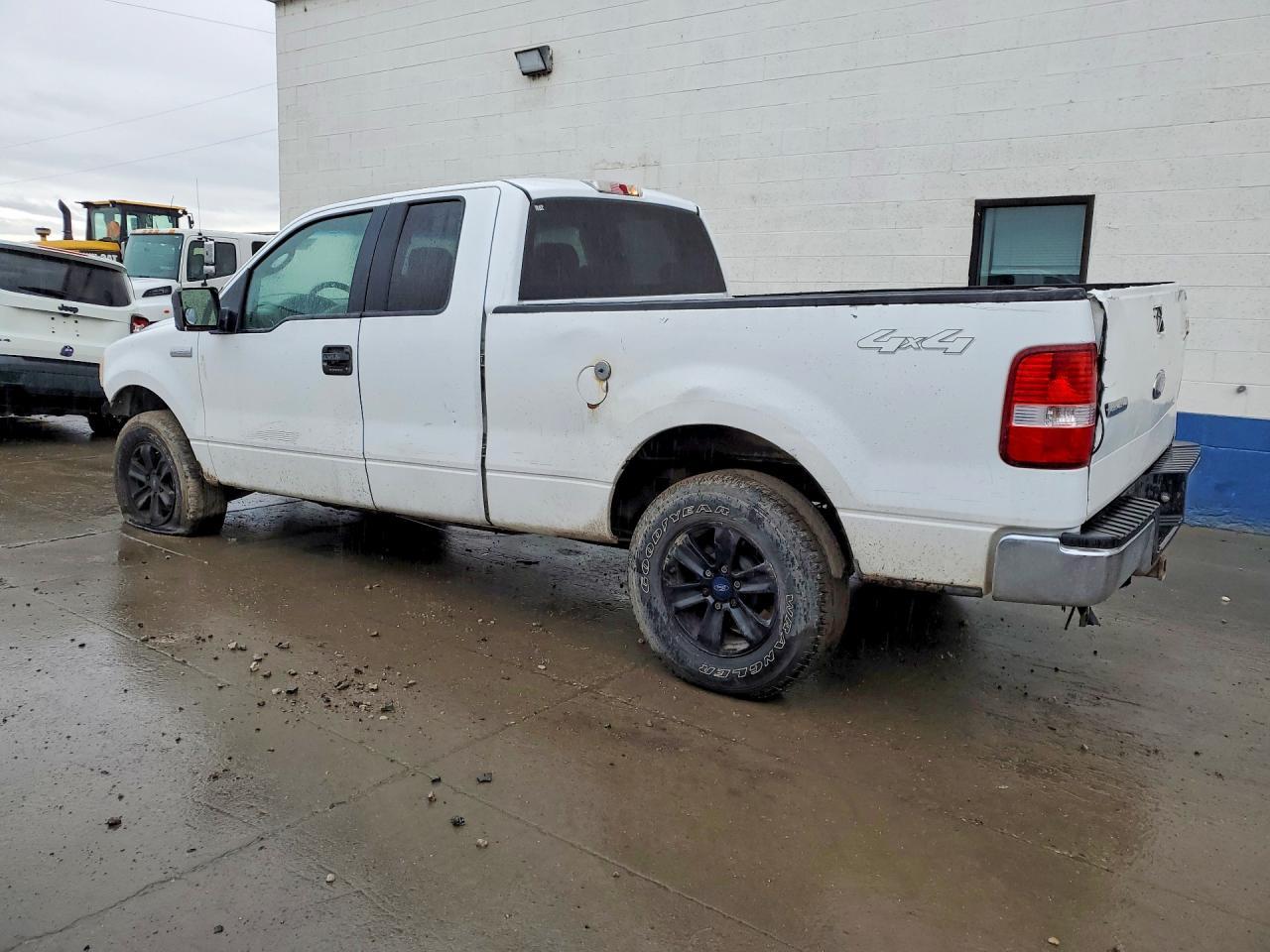 2005 Ford F150 - Фото 2