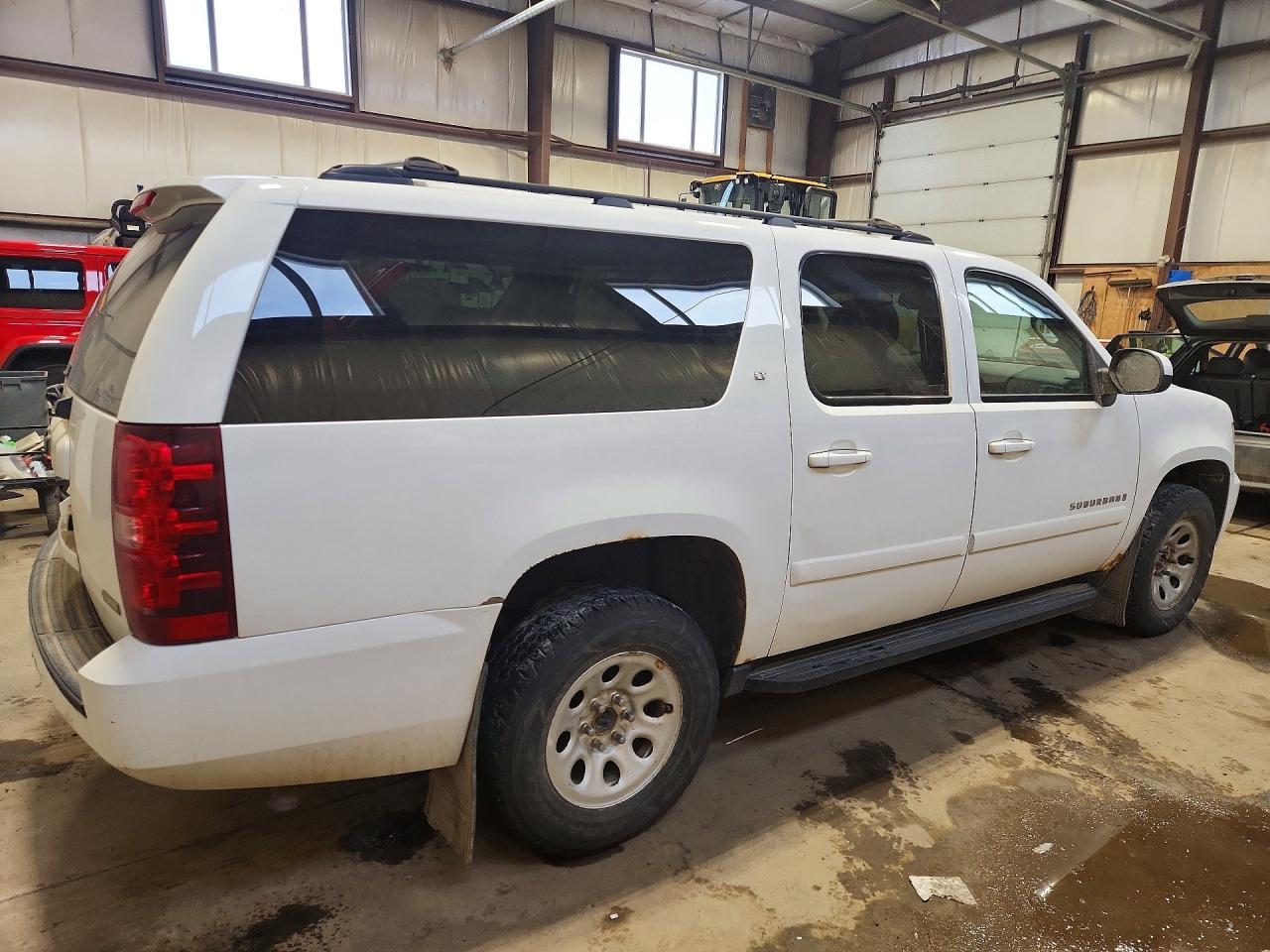2007 Chevrolet Suburban K1500 - Image 3