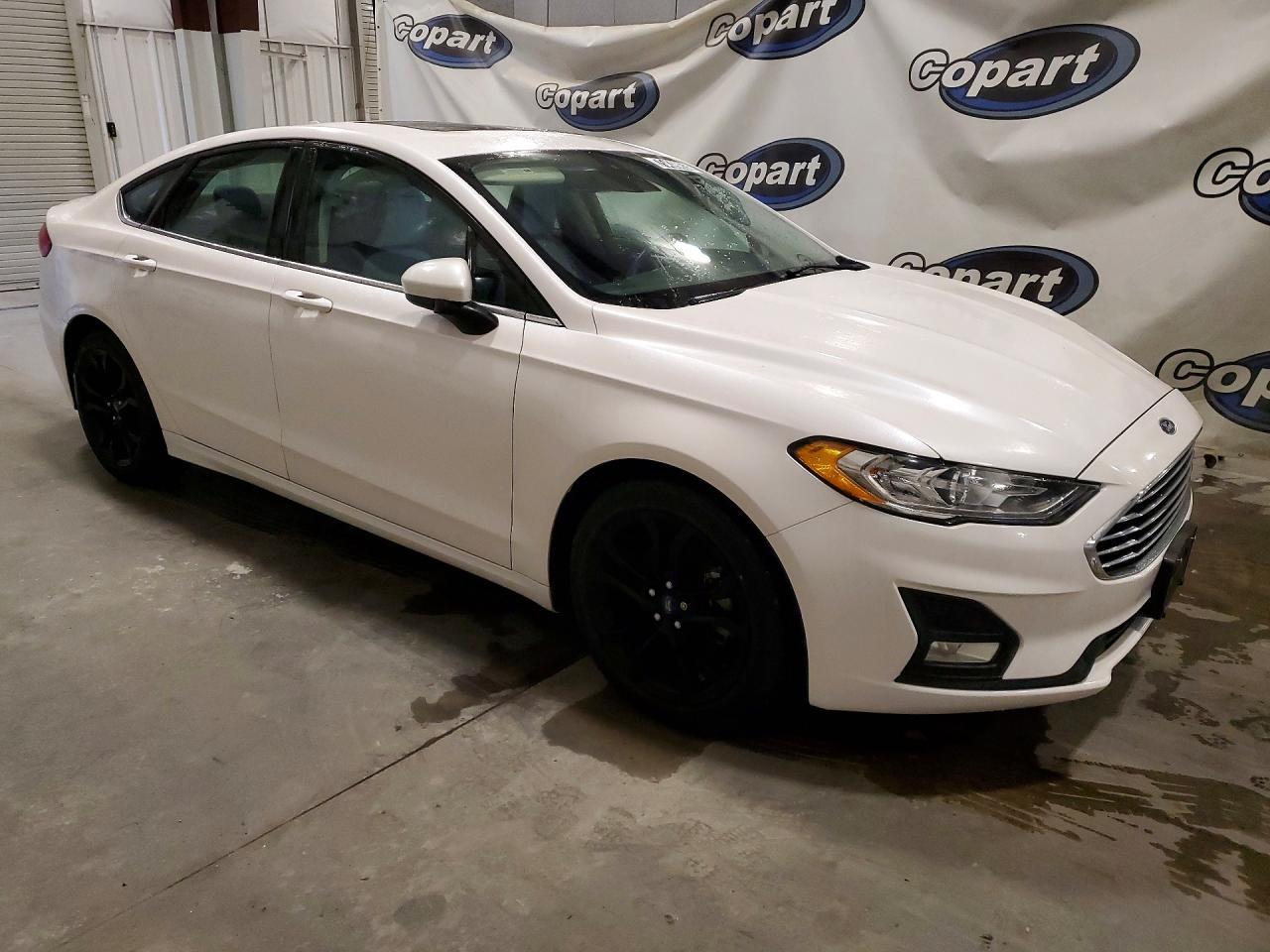 2020 Ford Fusion Se - Фото 4