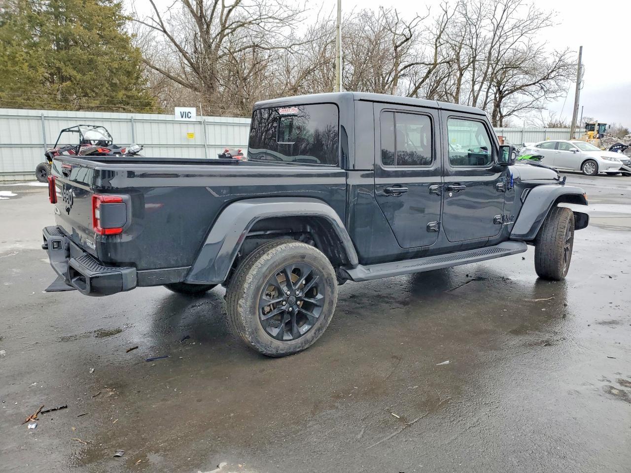 2023 Jeep Gladiator Overland - Image 3