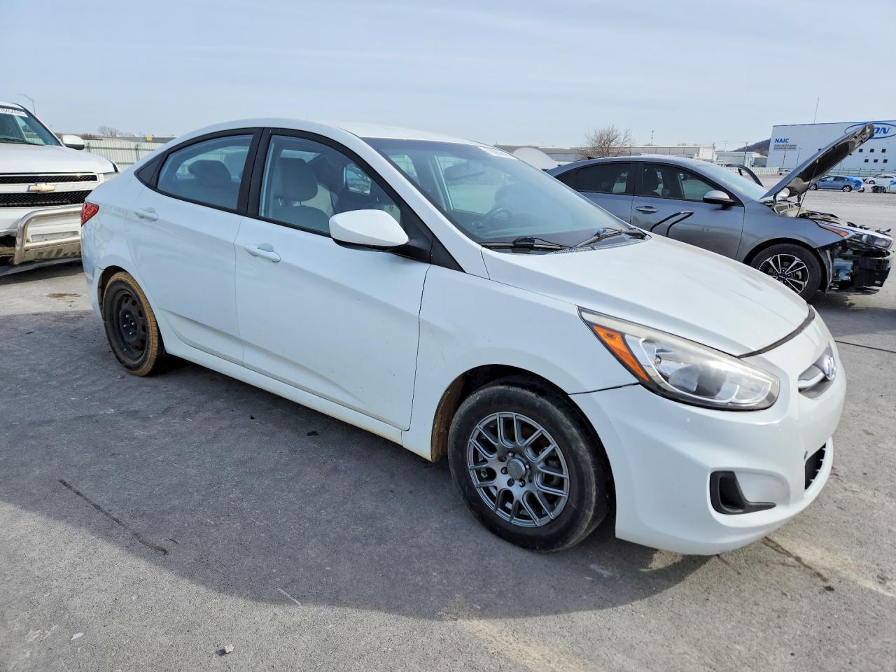 2016 Hyundai Accent Se - Фото 4