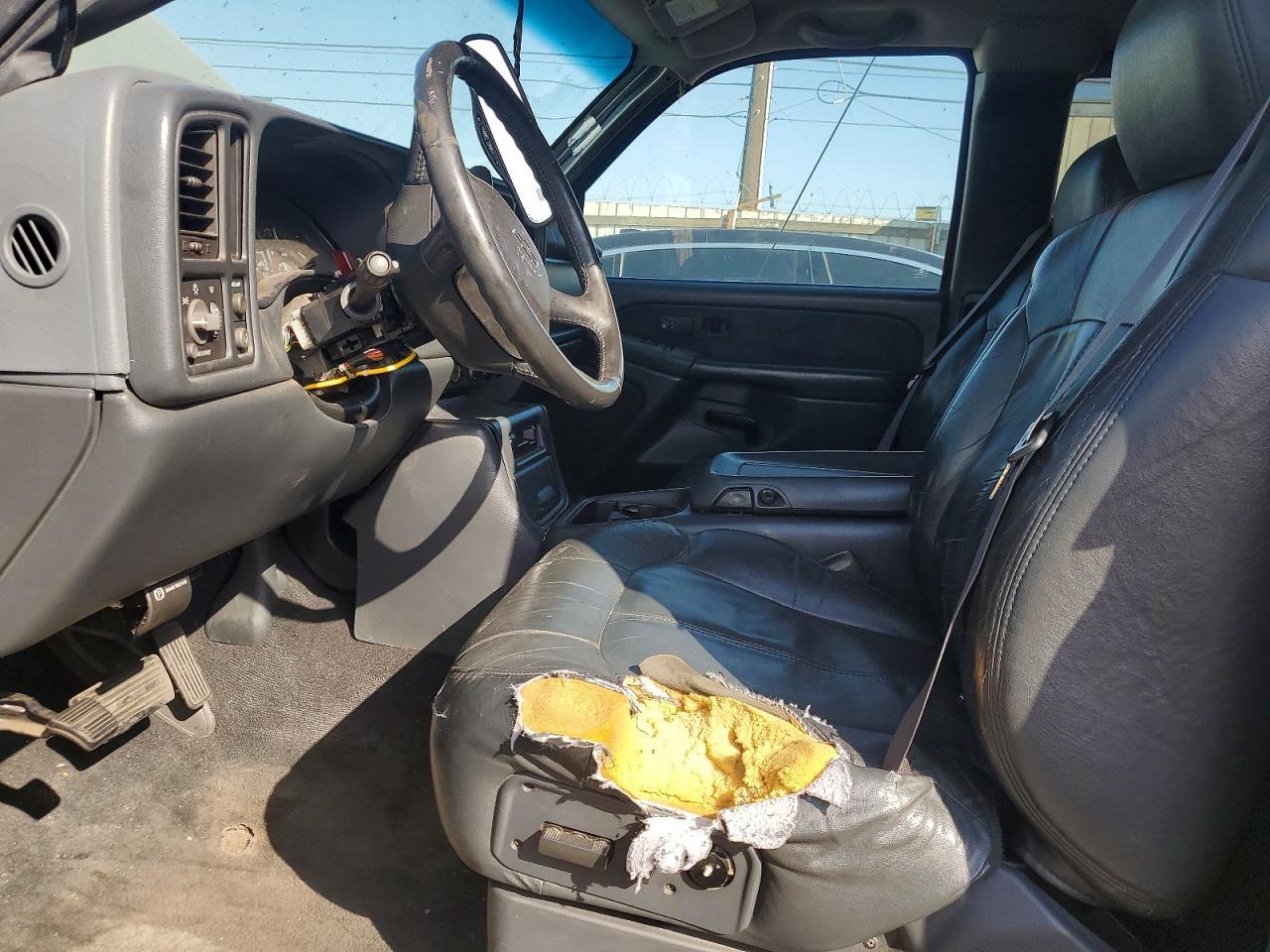 2001 Chevrolet Silverado C1500 - Image 7