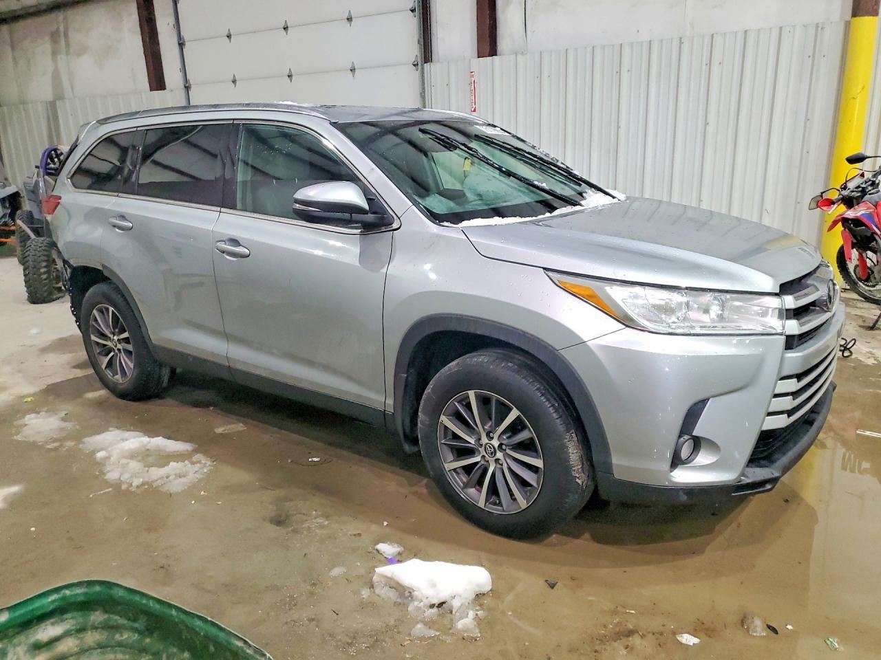 2019 Toyota Highlander Xle - Фото 4